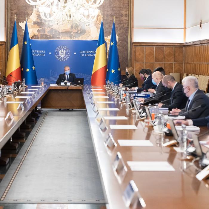 Criză facturi, măsuri pentru populaţie şi companii. Miniştrii Energiei, Finanţelor şi Agriculturii, şedinţă de urgenţă cu premierul