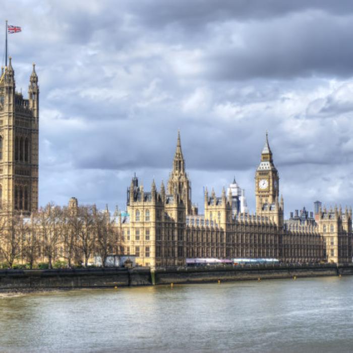 FĂRĂ restricţii în Marea Britanie. Persoanele pozitive la COVID, libere să circule pe străzi