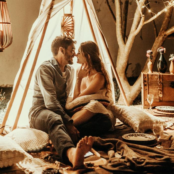 Bani pentru Valentine’s Day. Românii au spus cât vor cheltui. Răspuns SURPRINZĂTOARE