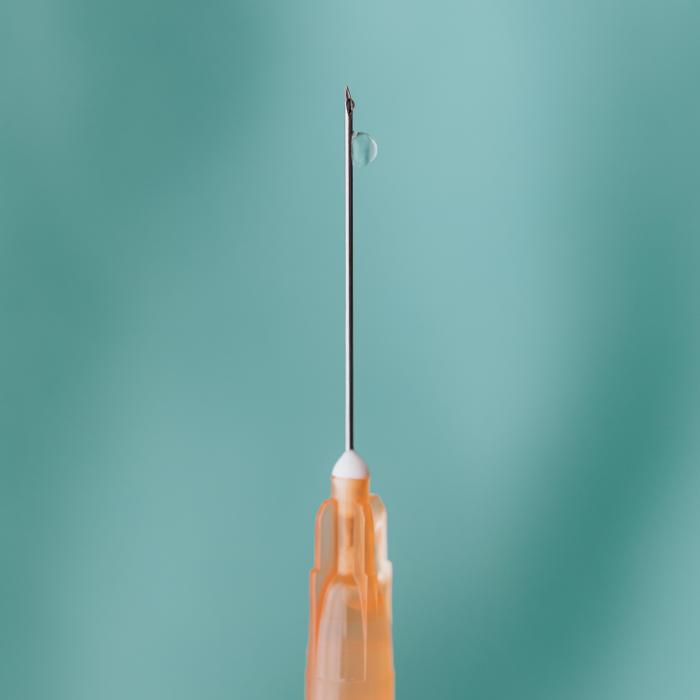Cei prinşi cu un certificat Covid FALS scapă de sancţiuni dacă se vaccinează. Decizie în Franţa