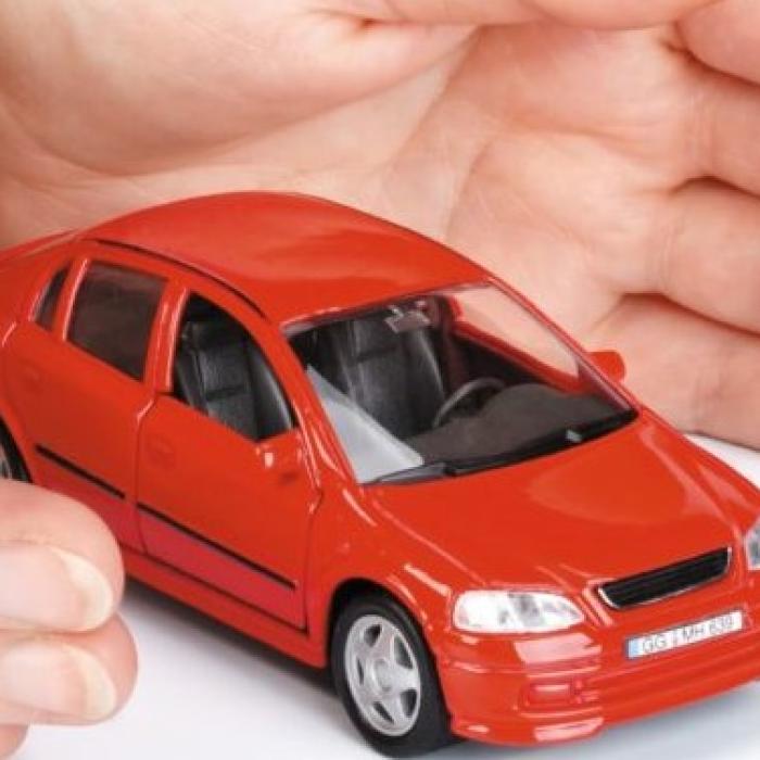 Vine un nou val de scumpiri a polițelor RCA. Află toate detaliile de la un expert din piață