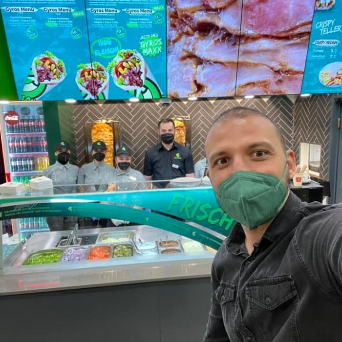 Factură URIAŞĂ la curent primită de Ştefan Mandachi pentru un restaurant
