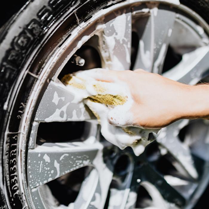 Scenariu demn de "Las Fierbinţi". Sindicatul Europol acuză Poliţia Română că operează spălătorii auto ilegale