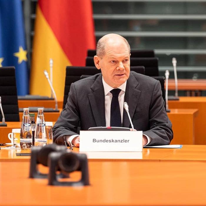 Scholz, mesaj pentru Putin: Opriţi vărsarea de sânge, retrageţi trupele!