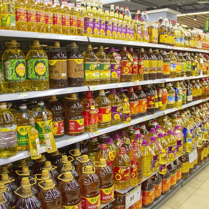 După benzină, a venit isteria uleiului. ANPC arată efectele: Multe produse se vor strica în cămară şi vor fi aruncate