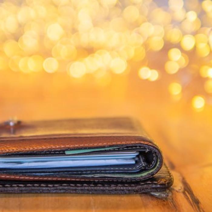 Salariul mediu net a SCĂZUT în România, în timp ce prețurile CRESC vertiginos