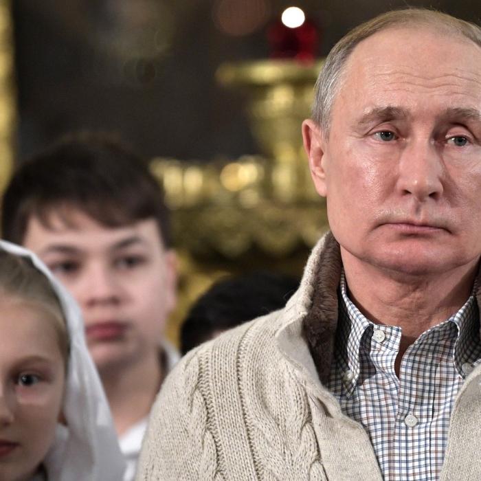 Măsură disperată a Kremlinului! Putin creşte pensiile şi salariile rușilor
