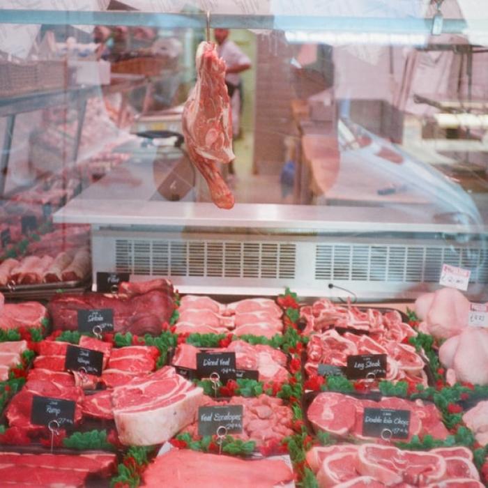 Carnea de porc continuă să se scumpească. Muşchiul de porc se vinde cu 30 de lei/kg