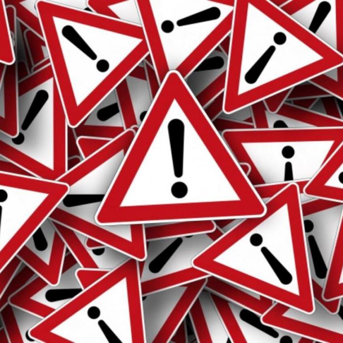 Un șofer a murit după ce a intrat cu mașina în gardul Ambasadei Rusiei la București