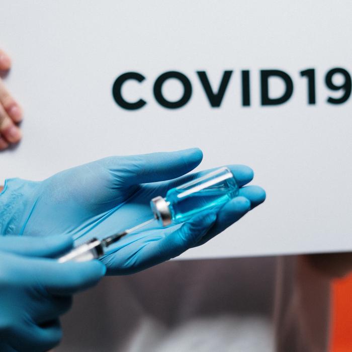 Covid-19. Sute de mii de doze de vaccin RETRASE, după ce a fost găsită o fiolă contaminată