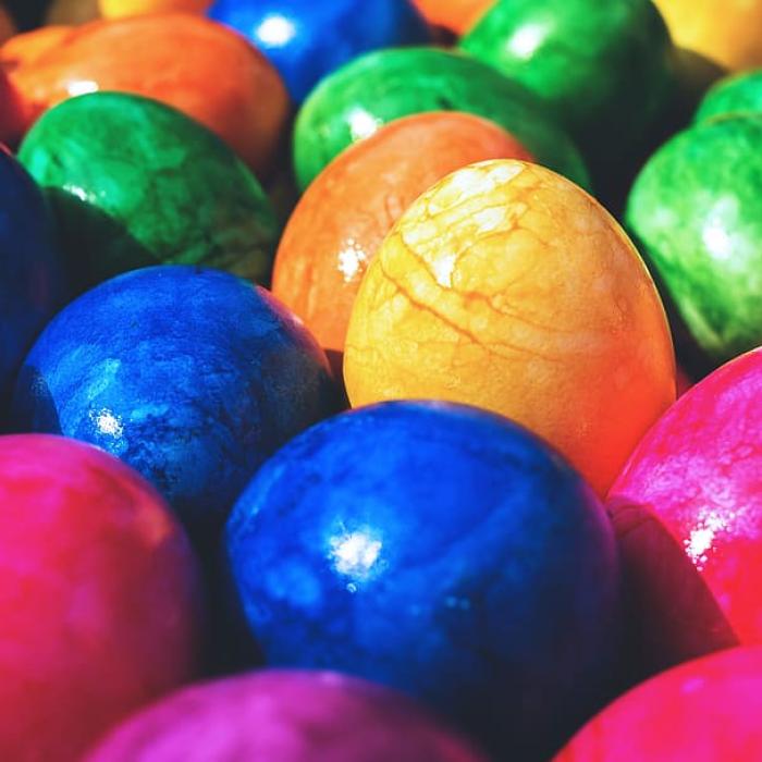 Ouăle gata colorate care se vând în magazine. Susanu (ANPC): ”Aș atrage atenția în mod deosebit”