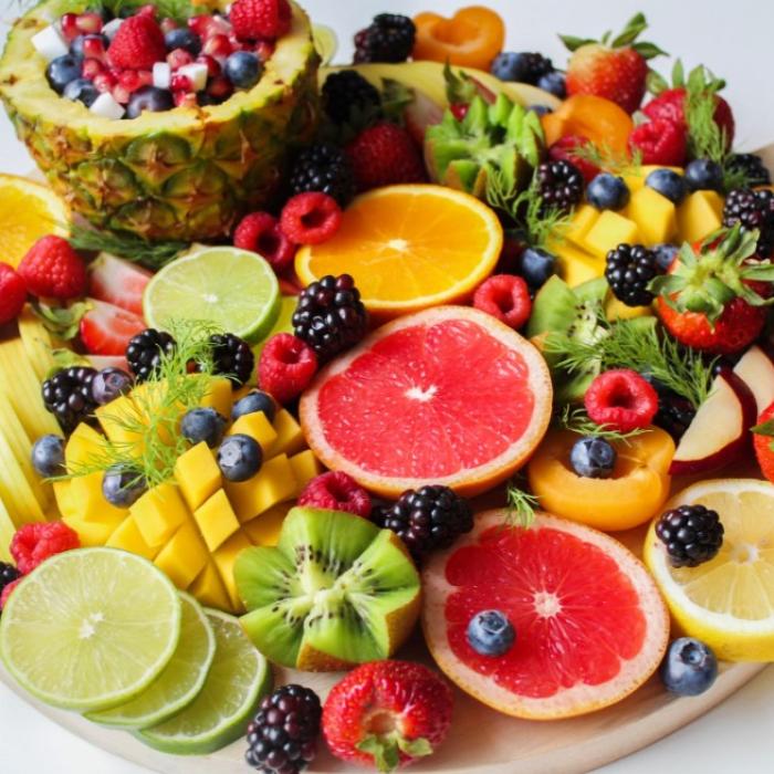 Iată cinci feluri de mâncare delicioase din fructe. Variante sănătoase după masa de Paște