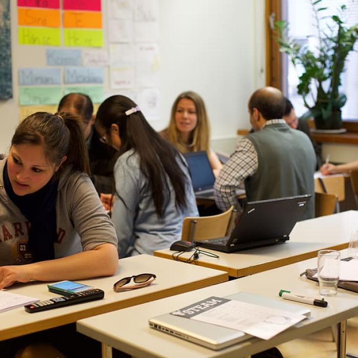 Românii, cei mai CONȘTIINCIOȘI angajați. Suedezii, chiulangii Europei