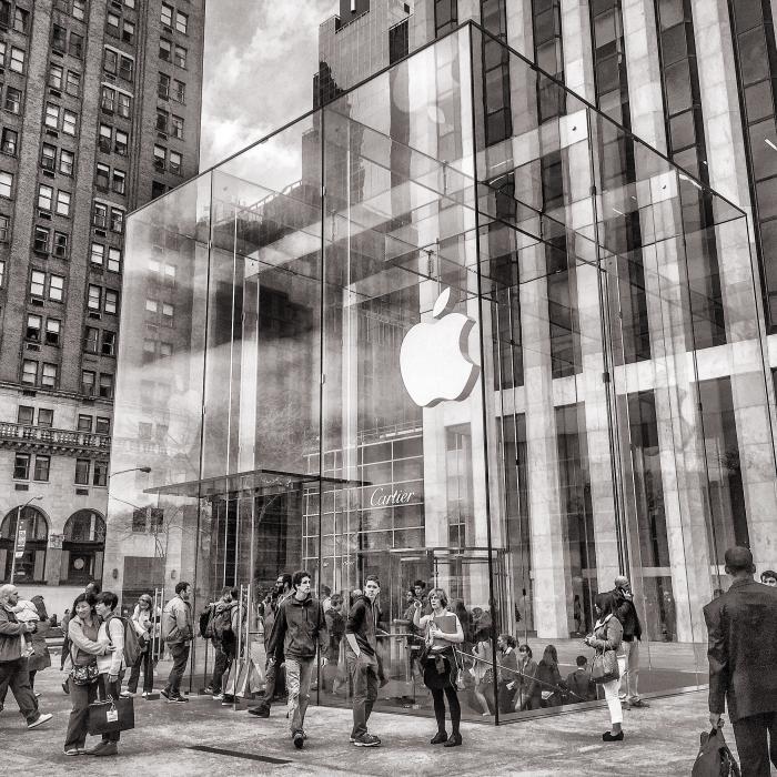 Apple și Starbucks se plâng că strategia zero Covid a Chinei le afectează grav afacerile