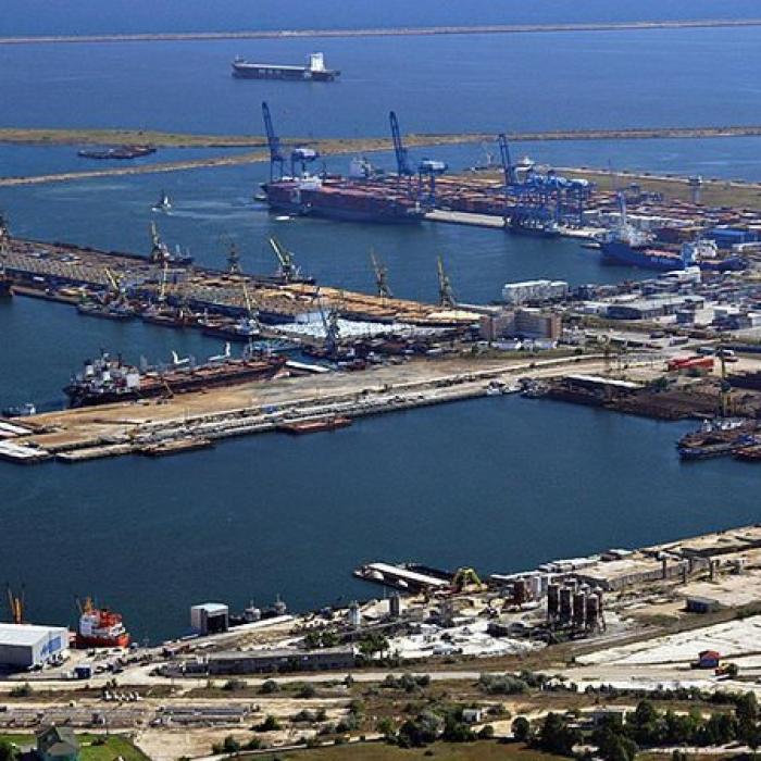 Portul Constanţa, providenţial pentru Ucraina. Poartă de ieşire pentru cerealele din ţara vecină