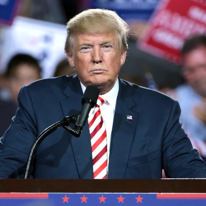 Elon Musk spune că vrea să ridice interdicția lui Trump pe Twitter