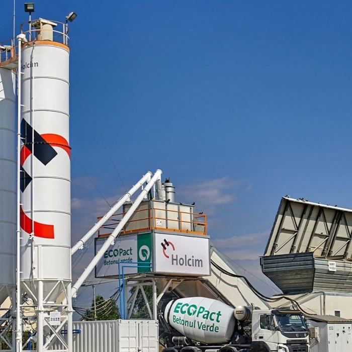 Holcim aleargă după achiziții. A pus ochii pe 10 companii mari și mici 