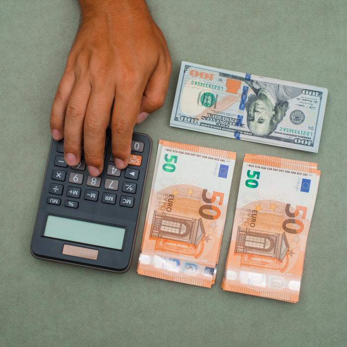 Prețul petrolului crește pe fondul efortului UE de interzicere a petrolului rusesc