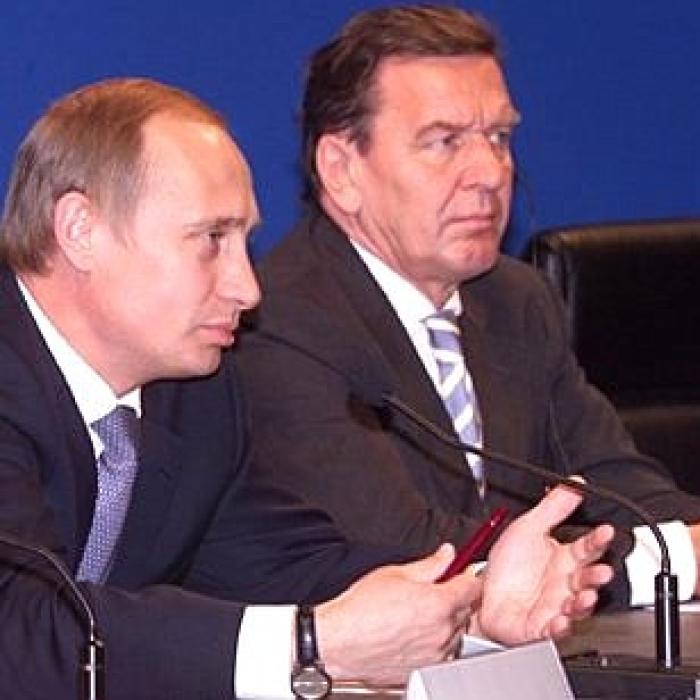 Schroder cedează presiunilor. Părăsește conducerea Rosneft