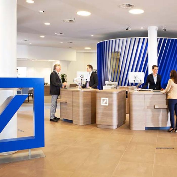 Mai multe bănci din Rusia au rămas fără conturi la Deutsche Bank