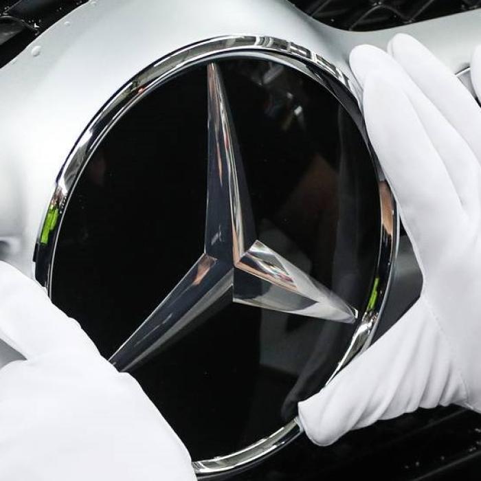 Mercedes-Benz spune ADIO cutiilor de viteze manuale din 2023