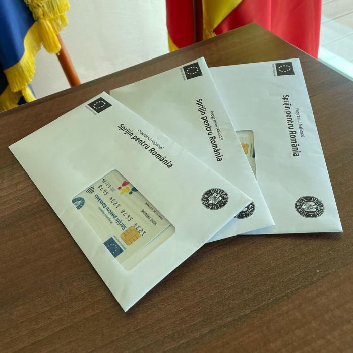E oficial! Vineri începe distribuirea cardurilor cu ajutorul de 250 de lei. Cine sunt primii beneficiari