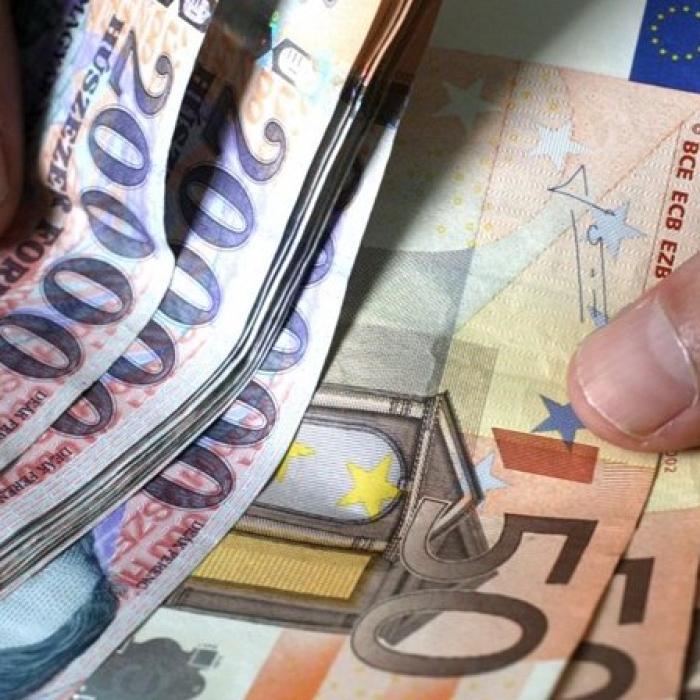 Economia Ungariei începe să scârțâie. Forintul a scăzut la un nivel record
