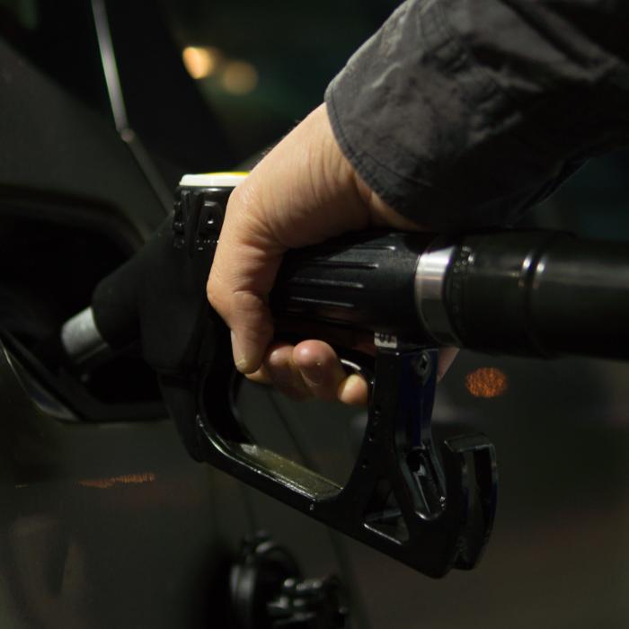 Proteste în benzinării. Negrescu: Statul are tot interesul ca motorina să se scumpească până la cer