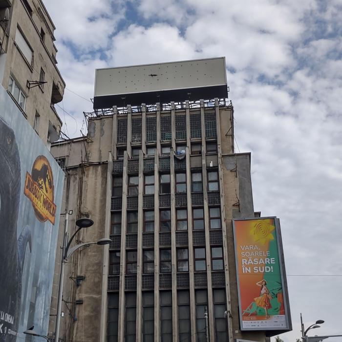Dezastru pe Magheru. Imagini şocante din centrul Bucureştiului
