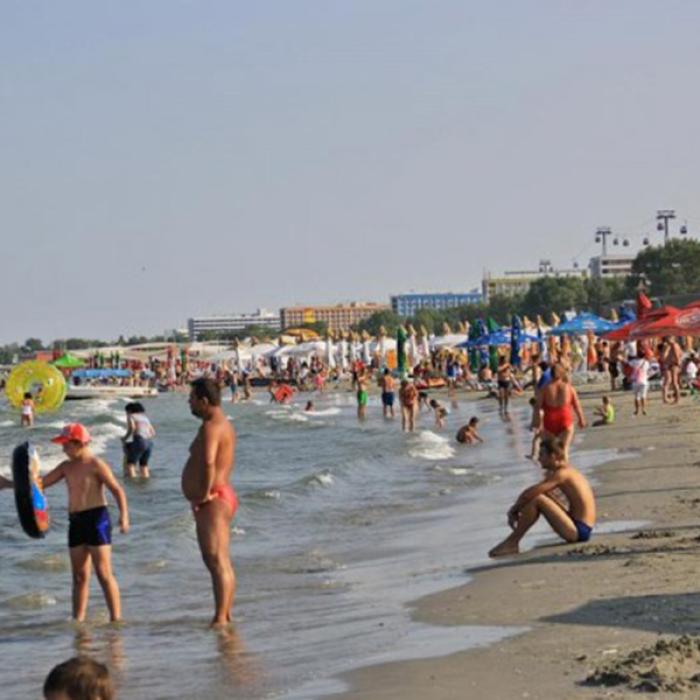 Cât costă băuturile și înghețata pe litoral. Apa se vinde la același preț ca berea