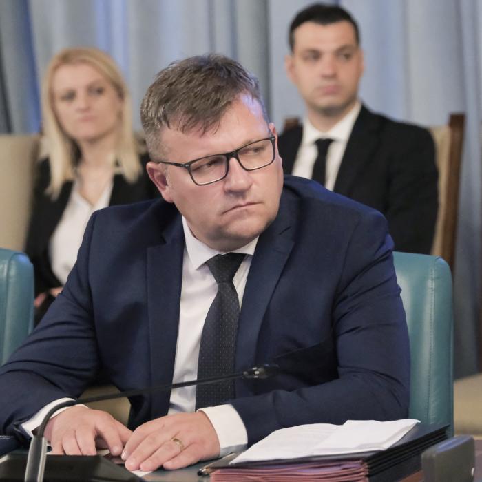 Marius Budăi a dat vestea cea mare: Vor primi bănuţii. Exact pe cardul pe care încasează pensia, nu încurcăm