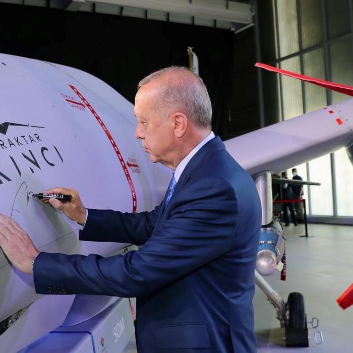 Compania turcă Baykar donează Ucrainei drone Bayraktar