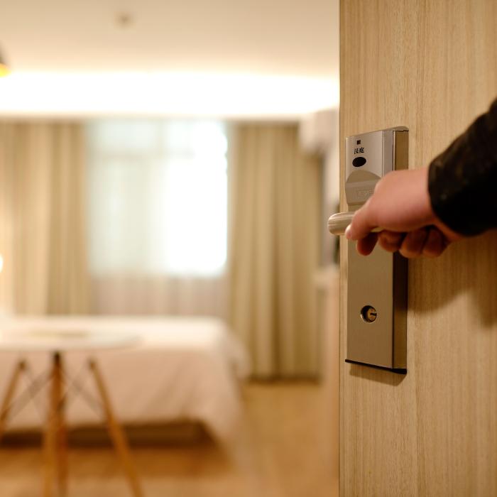ANPC a amendat trei hoteluri din Bucureşti. Horia Constantinescu: Pentru a avea stele, trebuie să le meriţi
