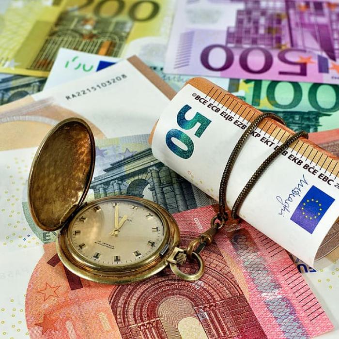 Spania introduce taxe excepţionale pe bănci şi companiile din energie