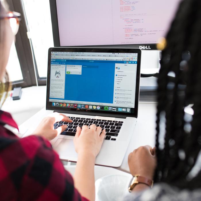 Doi români din trei aplică online atunci când vor un job nou