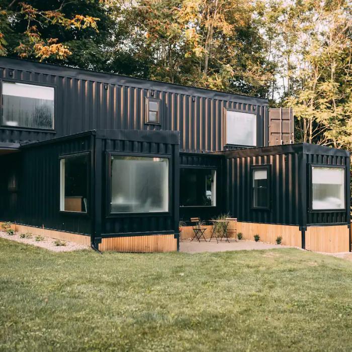 (P) Casele din containere - o alegere accesibilă pentru cei care își doresc o locuință