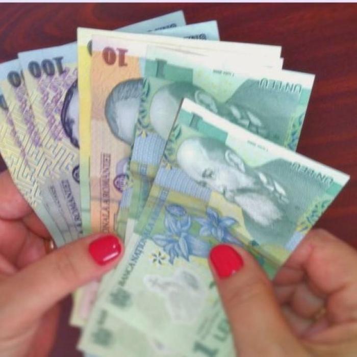 Guvernul prelungește OUG pentru amânarea ratelor la bănci cu încă o lună