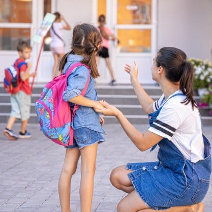 500 de lei pentru elevi sub formă de tichete educaționale. Ce acte trebuie să depună părinții