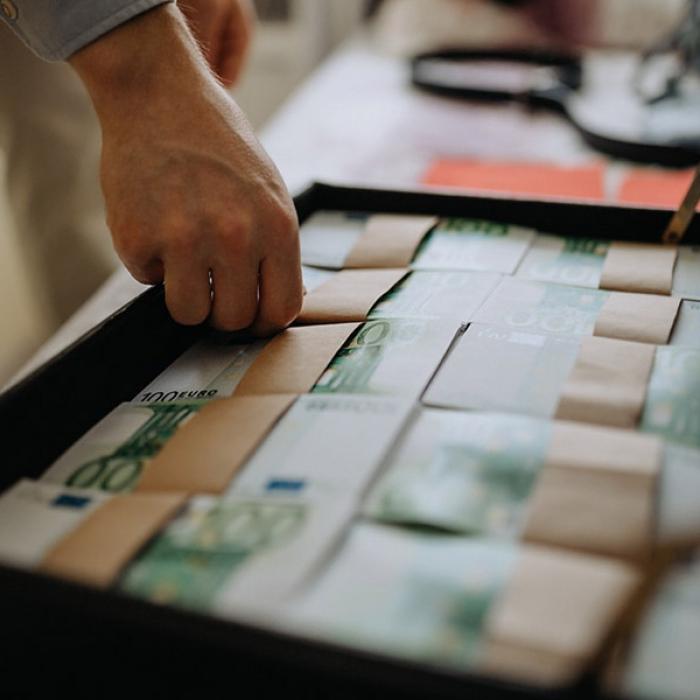 România cere împrumut de 4 miliarde de € de la Banca Europeană de Investiții