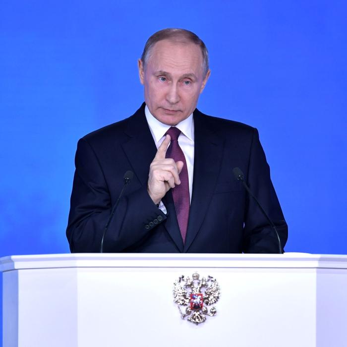 Putin pune 112 miliarde de dolari într-o pușculiță secretă