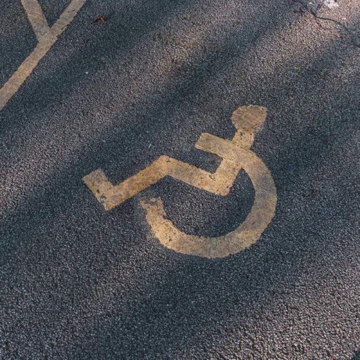 Certificatul de handicap. Reguli noi pentru bolnavii de cancer și cei cu transplant