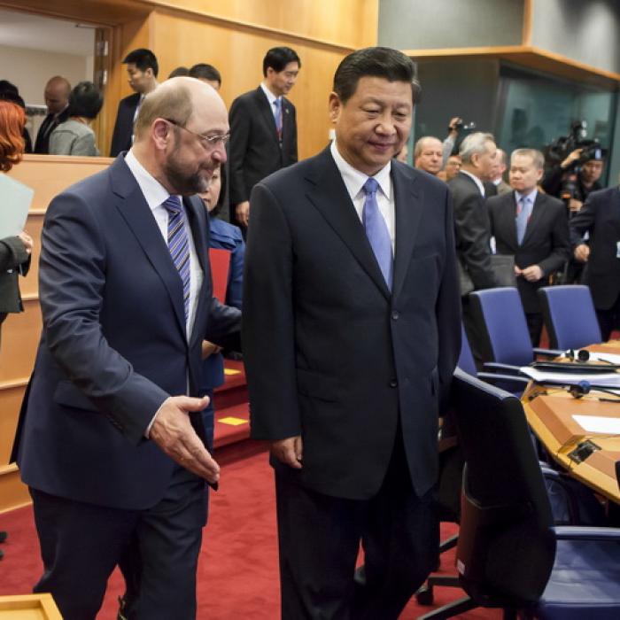 FT: UE sfătuită să adopte o poziție mai dură față de China