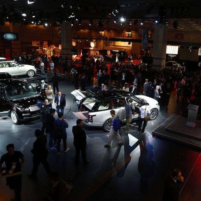 Renault propune trei, iar Peugeot promite cinci modele noi de mașini electrice 