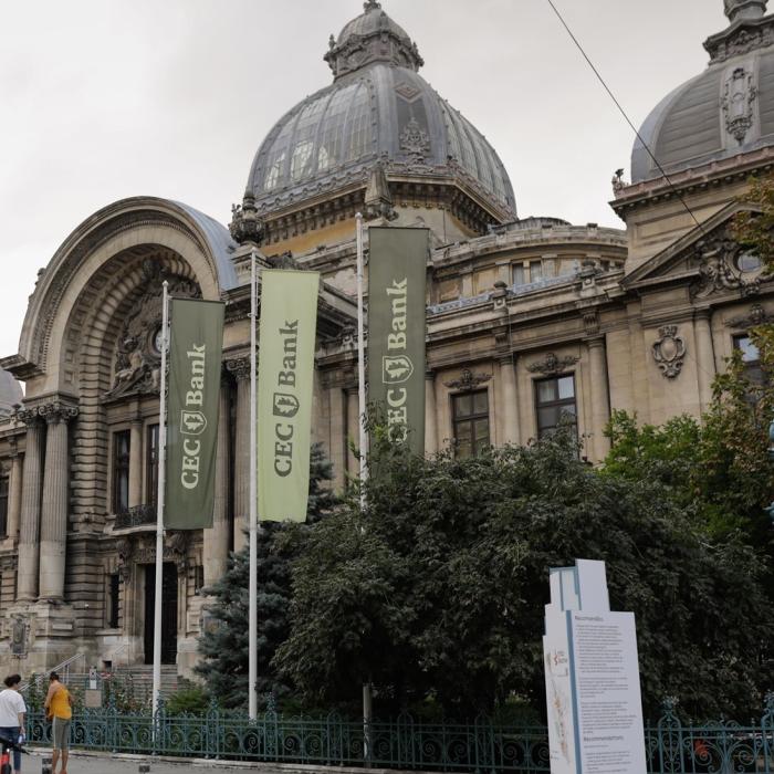 CEC Bank oferă credite prin programele Student Invest și Family Start 