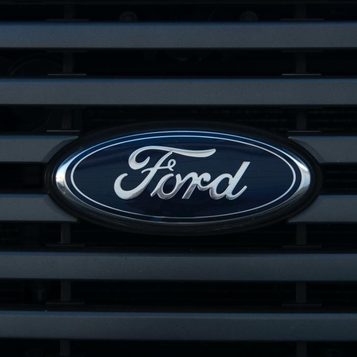 Ford majorează investiţiile în Marea Britanie pentru a produce motoarele utilizate la fabricile din România şi Turcia