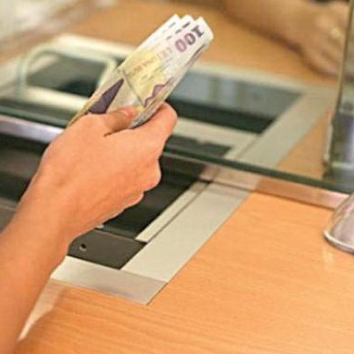 Curs valutar. Leul pierde în fața euro dar câștigă față de dolarul american