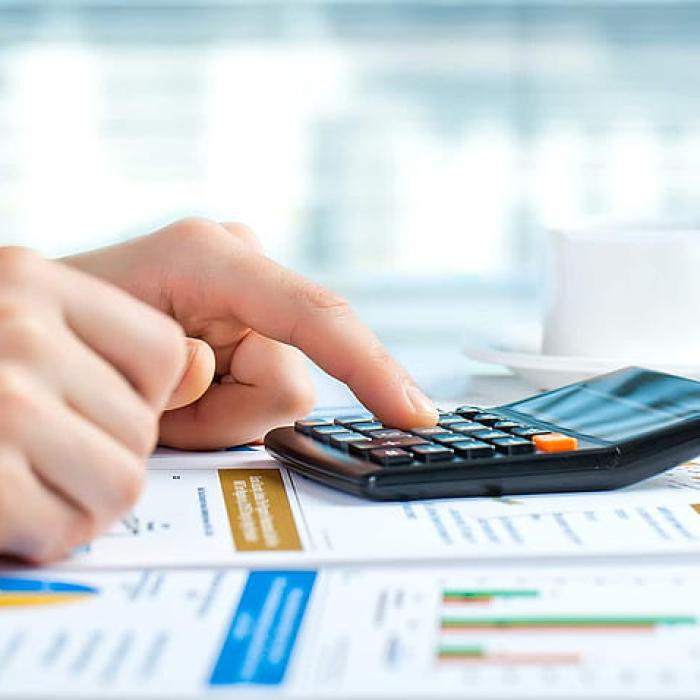 ROBOR la trei luni a scăzut uşor astăzi, la 7,70% pe an