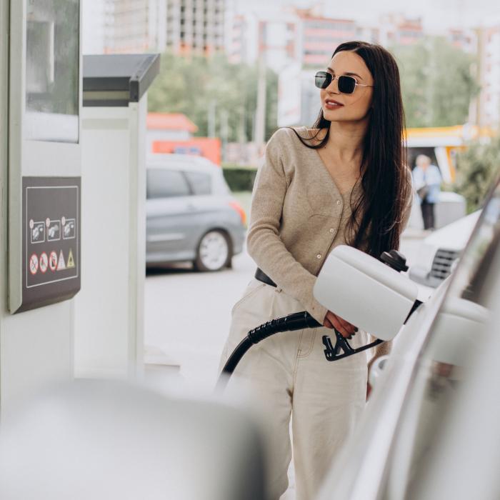 Prețul de astăzi al benzinei și motorinei. Cât costă acum un plin