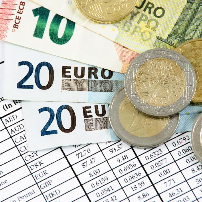 Curs BNR. Leul s-a apreciat în raport cu euro, dar a scăzut faţă de dolarul american