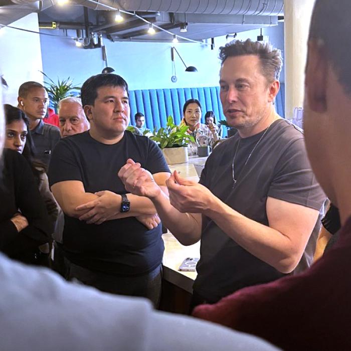 Soluția lui Musk ca să iasă din propria sa capcană a demisiei de la conducerea Twitter